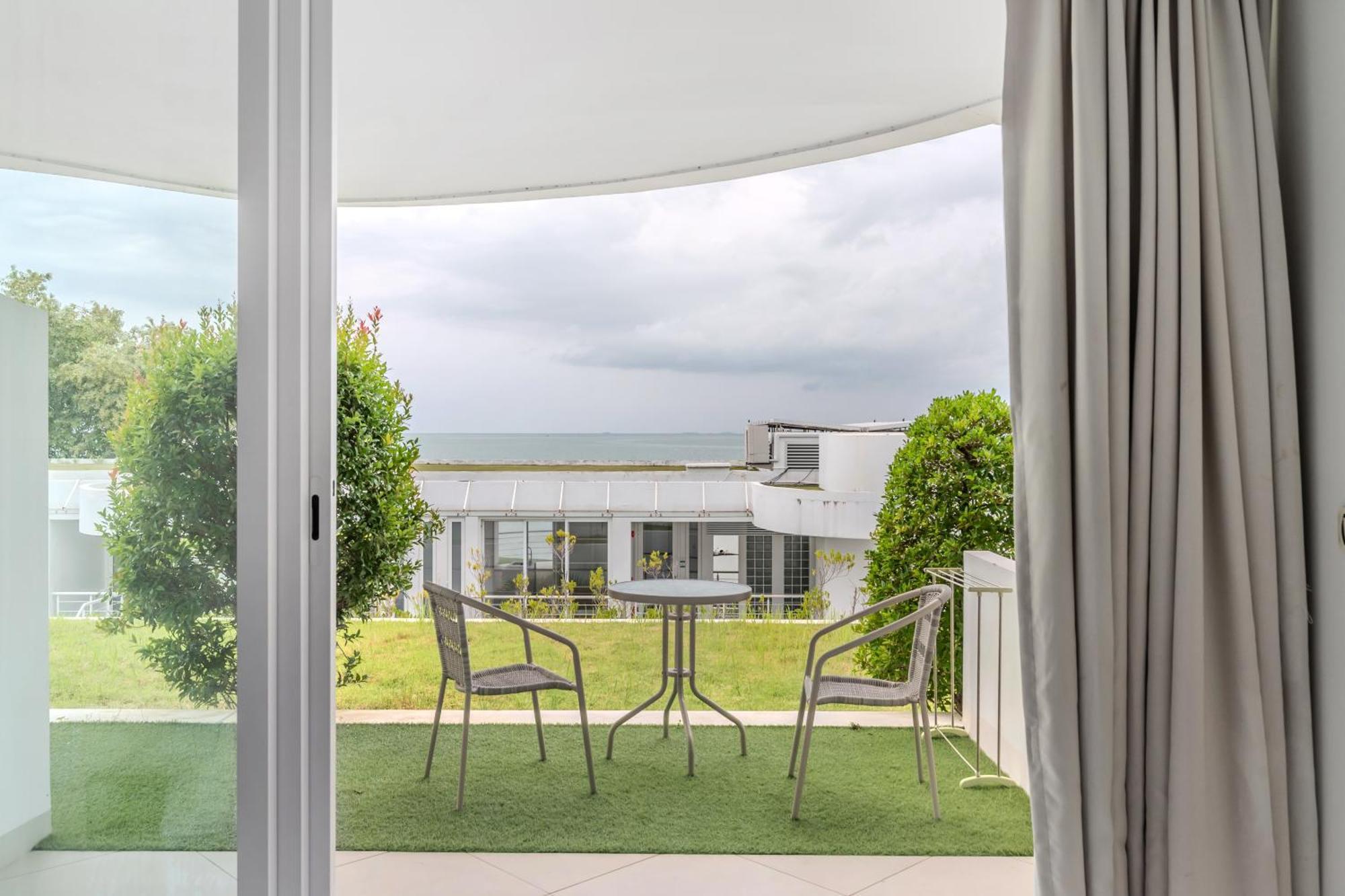 Pure Sunset Beach - Ocean View Room, Pattaya Na Chom Thian Ngoại thất bức ảnh